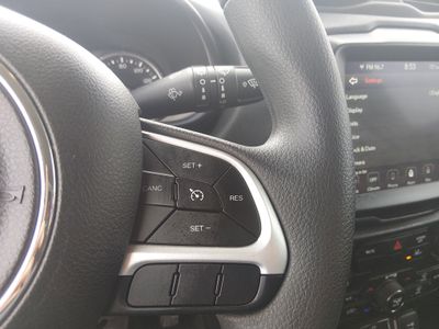 2023 Jeep Renegade - Photo 12