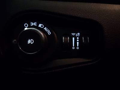 2023 Jeep Renegade - Photo 13
