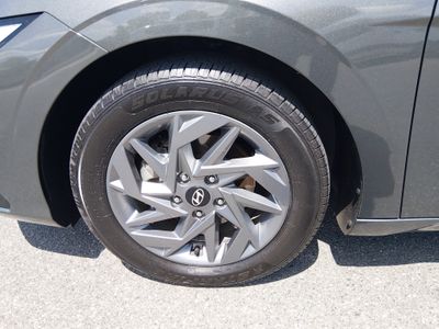 2024 Hyundai Elantra - Photo 10