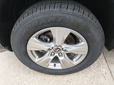 2024 Toyota RAV4 - Photo 10