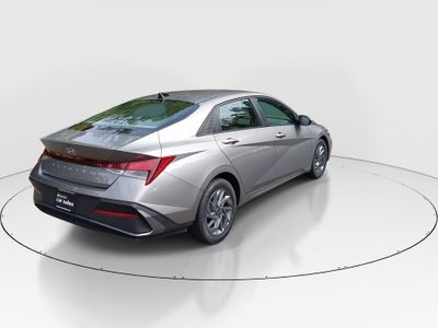 2024 Hyundai Elantra - Photo 7