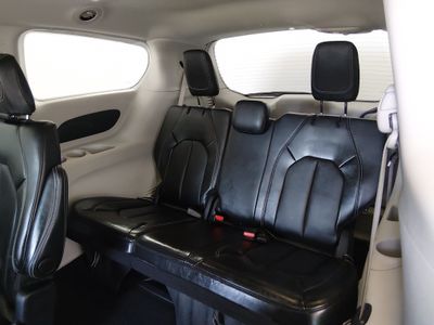 2024 Chrysler Pacifica — photo 17 view