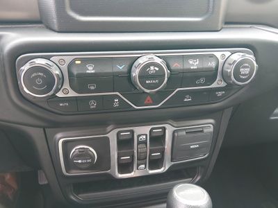 2023 Jeep Gladiator - Photo 13