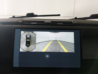 2025 Land Rover Defender — photo 16 view