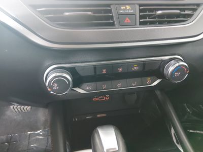 2024 Nissan Altima - Photo 17