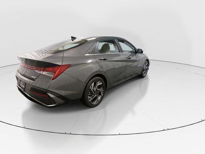 2024 Hyundai Elantra - Photo 7