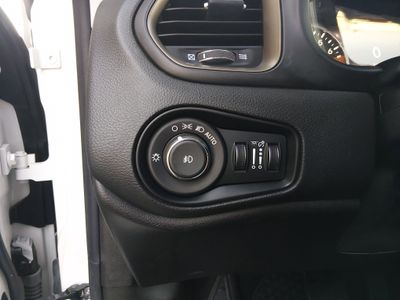 2023 Jeep Renegade - Photo 13
