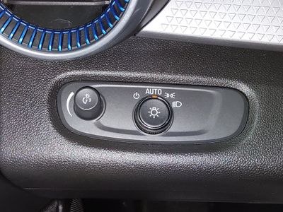2025 Chevrolet Trax - Photo 13