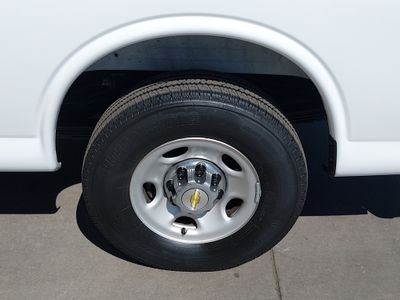 2025 Chevrolet Express 15 Passenger - Photo 10