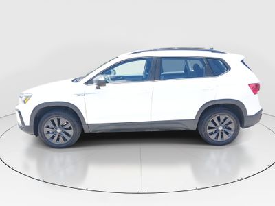 2024 Volkswagen Taos - Photo 4