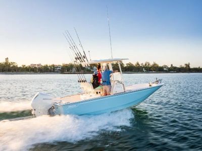 2026 Boston Whaler 210 Montauk — front three-quarter view
