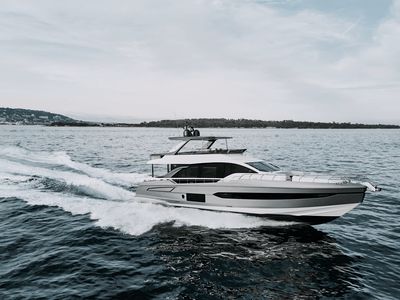 2026 Azimut Fly 78 — front three-quarter view