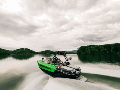 2026 Moomba Mondo — front three-quarter view