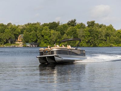 2026 Premier 250 Solaris — front three-quarter view