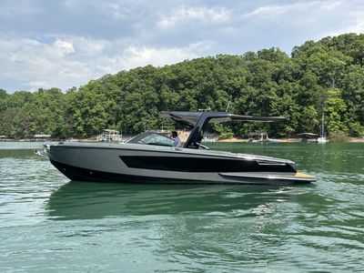 2024 Aviara AV32 — front three-quarter view