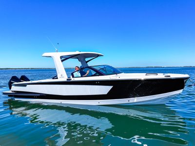 2024 Aviara AV32 Outboard — front three-quarter view