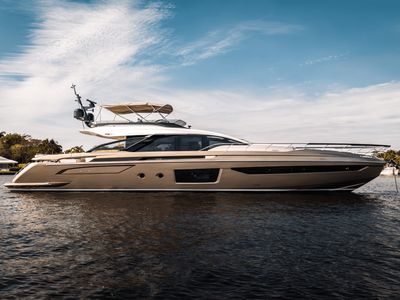 2024 Azimut S8 — front three-quarter view