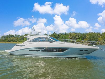 2013 Sea Ray 510 SUNDANCER — front three-quarter view