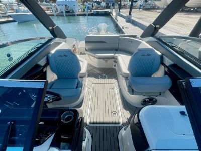 2025 Sea Ray SLX 260 Outboard - Photo 13