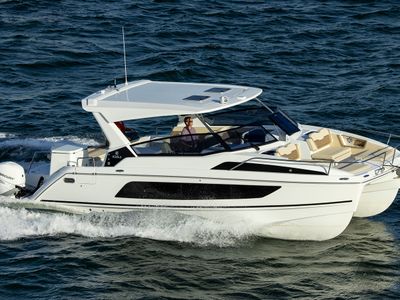 2026 Aquila 36 Sport — front three-quarter view