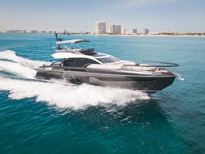 2026 Azimut S8 — front three-quarter view