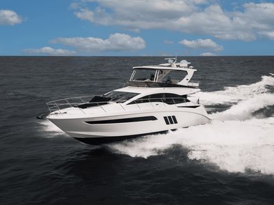 2017 Sea Ray 510 FLYBRIDGE — front three-quarter view
