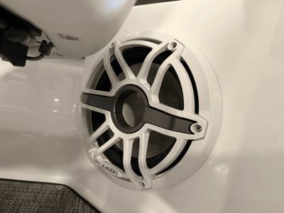 2025 Cobalt R6 Outboard — photo 91 view