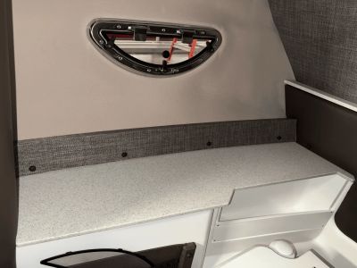 2025 Cobalt R6 Outboard — photo 77 view