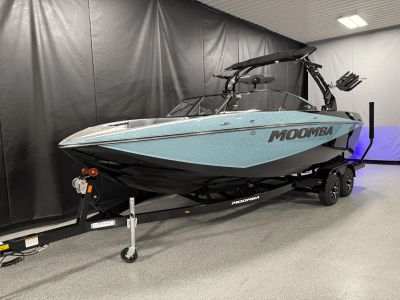2025 Moomba Craz — rear three-quarter view