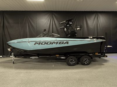 2025 Moomba Craz — front three-quarter view