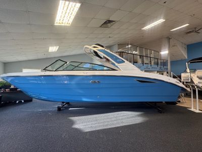 2025 Sea Ray SDX 270 — front three-quarter view