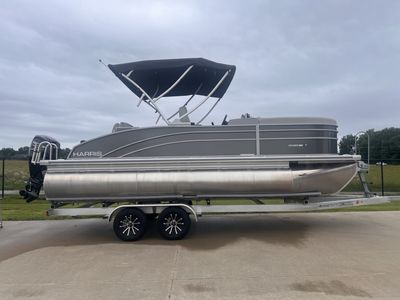2025 Harris 230 Cruiser — front three-quarter view