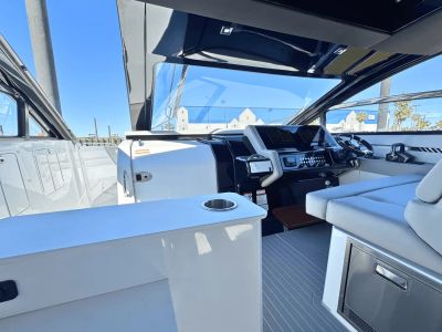 2025 Cruisers Yachts 42 GLS Outboard - Photo 9