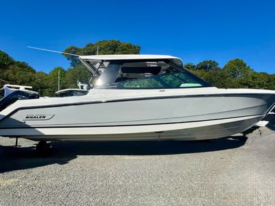 2026 Boston Whaler 330 Vantage — front three-quarter view