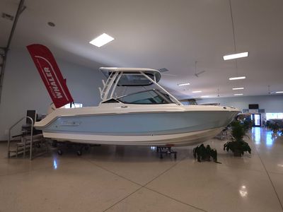 2026 Boston Whaler 240 Vantage — front three-quarter view