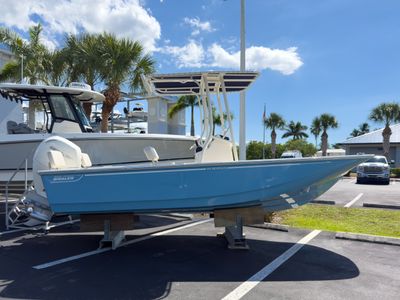 2026 Boston Whaler 190 Montauk — front three-quarter view