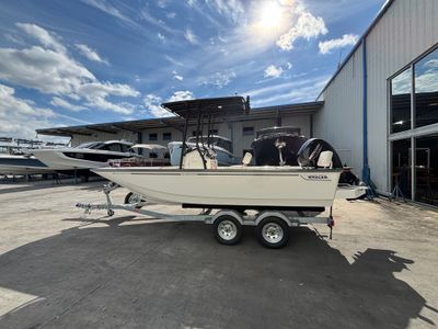 2026 Boston Whaler 190 Montauk — front three-quarter view