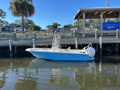 2026 Boston Whaler 190 Montauk — front three-quarter view