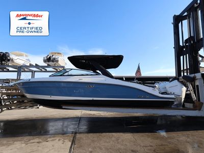 2025 Sea Ray SLX 280 — front three-quarter view