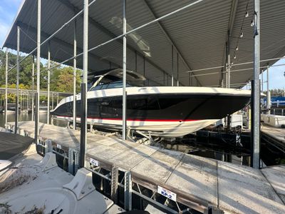 2022 Sea Ray 400 SLX — front three-quarter view