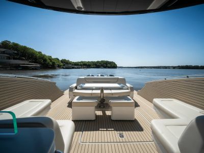2025 Cruisers Yachts 50 GLS - Photo 14