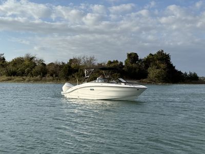 2026 Sea Ray SPX 210 Outboard — front three-quarter view