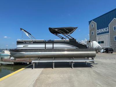 2023 Harris 250 SOLSTICE — front three-quarter view
