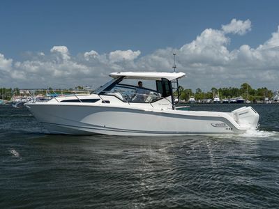 2026 Boston Whaler 325 Conquest — front three-quarter view