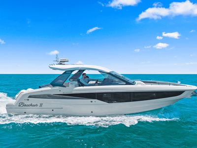 2024 Galeon 325 GTO — front three-quarter view