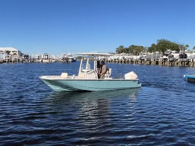 2026 Boston Whaler 210 Montauk — front three-quarter view