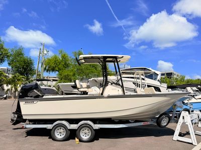 2026 Boston Whaler 210 Montauk — front three-quarter view
