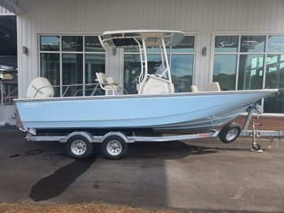 2026 Boston Whaler 210 Montauk — front three-quarter view