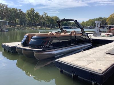 2026 Harris Grand Mariner 250 — front three-quarter view