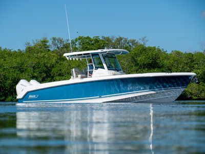 2026 Boston Whaler 330 Outrage — front three-quarter view